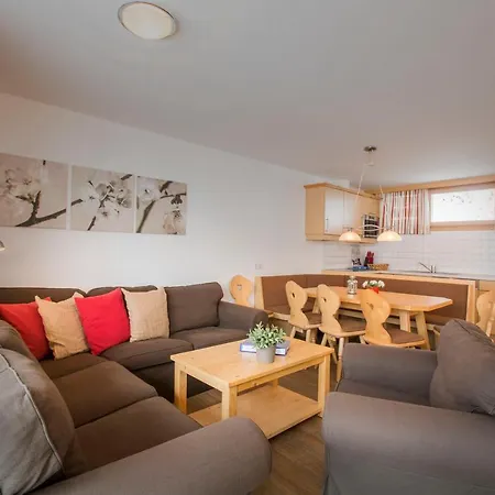 Ferienpark Schoneben Hotel Wald im Pinzgau