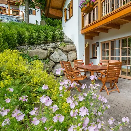 Ferienpark Schoneben Hotel Wald im Pinzgau